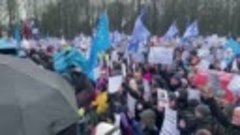 Митинг в Берлине против поставок оружия Украине_ кто в нем у...