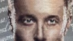 Портрет Илона Маска из 10 тысяч миниатюрных кистей с вытянут...