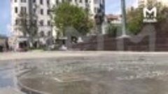 В памятник Иосифу Кобзону в Оружейном переулке в Москве вмон...