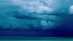 Надвигается шторм… Океан, Мальдивы.
