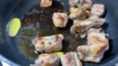 【Кулинарный кот】Тушеные ребрышки с картофелем