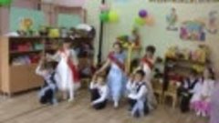 Танец доченьки на утреннике выпускников детсада в 2019 году