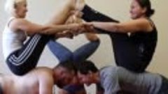 Супер видео о том, что происходит после класса йоги и чашки ...