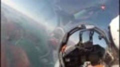 Кадры из кабины новейшего Су-35 при отработке элементов возд...