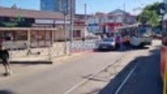 Трамваи встали из-за ДТП на Дмитриевской Дамбе в Краснодаре