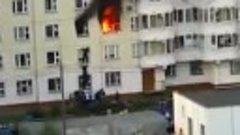 Простой прохожий спасает ребенка из горящей квартиры
