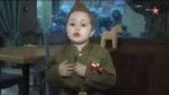 ВОВ - 4 летний мальчик поёт песню Священная война