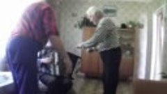 Дед танцует яблочко в 75 лет! Здорово