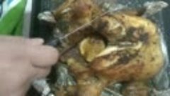 Курица в духовке вкусная штука с маслом под кожей