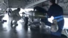 На данном видео демонстрируется загрузка ракет В-В AIM-9 в F...