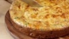 Быстрый заливной пирог с луком и яйцом