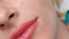 Перманентный макияж губ сразу после процедуры. 