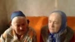 Бабушки поют задушевную песню )))