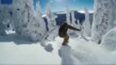 Серфинг на сноуборде в лесу. Красивое видео.