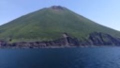 Вулкан на острове Итуруп.