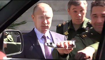 Генерал отломал ручку двери, показывая Путину военный «УАЗ-Патриот»