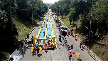 Видео: В #Харькове установили водную горку длиной в 300 метров