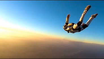 Захватывающие кадры: Скайдайвер совершил прыжок без парашюта с высот ...