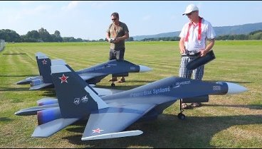 ELSTER JET TEAM - 2x SUCHOI SU-30 - GIGANTIC RC JET SHOW / Modellflu ...