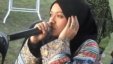 Сестра читает Коран МАШААЛЛАХ [www.youtube.com/SIMol858]