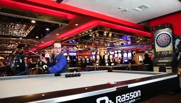 Venom Unleashed In Vegas - Sexy Billiard Trick Shots - Florian Kohler