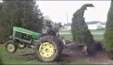 Тракторист против дерева (Tractor vs bush)
