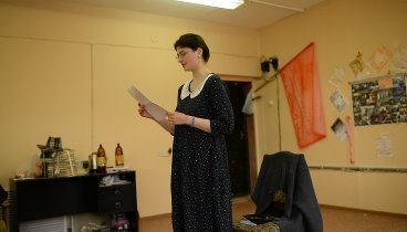 Май 2017 г. Читаю свои стихи в Алексеевском творческом клубе.