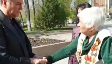 Бабушка отчитала Вячеслава Володина во время его визита в Саратов