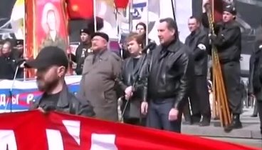  Теперешний глава Роскосмоса друг Путина Дмитрий Рогозин кидает зигу 