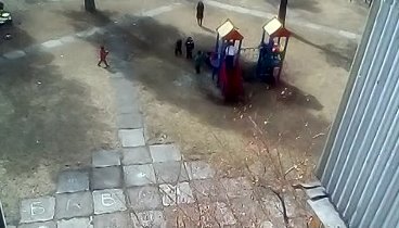 Подскажите,играют на площадке наши дети!