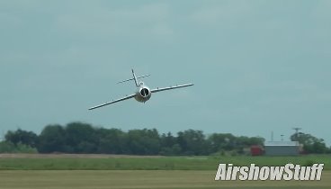 MiG-17 LOW and CLOSE!