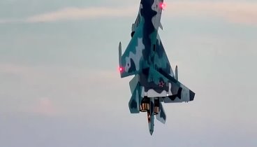 Су-35 творит просто какие-то невероятные чудеса.