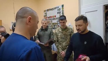 Побывал в военном госпитале, где проходят лечение украинские военнос ...