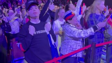 Зрители отжигают на концерте SHAMAN в Красноярске