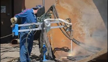 COR-MET welding a Slag Pot with a 14mm diameter electrode