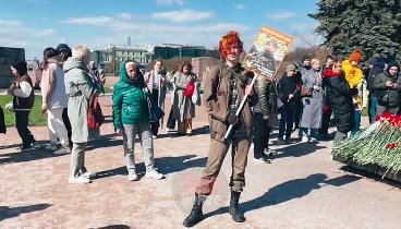 В Питере прошел Бессмертный полк из Добровольцев погибших на СВО🎉🎇🔥🙏