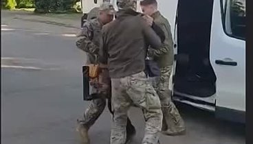 Отважные женщины спасли мужчину из лап мясников'-укронатовцев