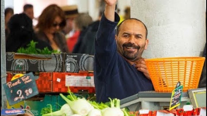 Армяне продали армян. Армяне торговцы на рынке. Торгаш на рынке армян. Армянин на базаре. Азербайджанцы на рынке.