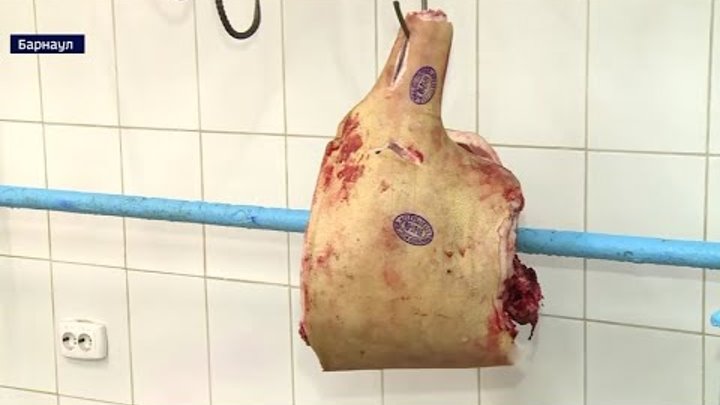 На Алтае теперь нельзя продавать на рынках мясо скота, забитого на п ...