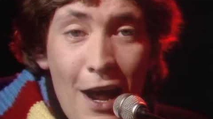 Chris Rea - Fool If You Think Its Over (Official Music Video)