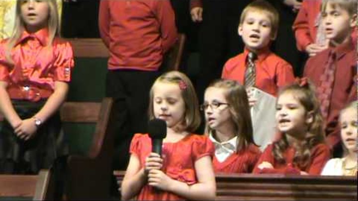 Детский хор поет об иисусе. Одежда детям на прославление.