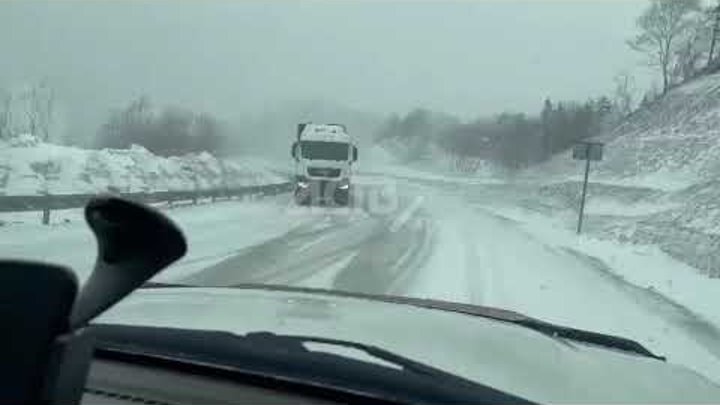 Сахалинские автомобилисты ехали в Невельск, а попали в зиму