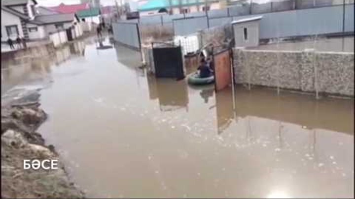 Наводнение в актюбинске. Потоп в Актобе. Самое большое наводнение в Красноуфимске. Наводнение в Актюбинске фото.