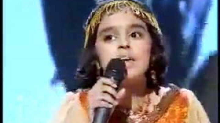 Хатуба караван. Слепая индийская девочка поёт-Хатуба. Поет слепая девочка дети. Васундхара Ратури.