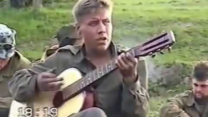 Идут колоннами песня. Солдат поет в Чечне. Чечня в огне здесь не Афган. Груз "200" голубые береты.