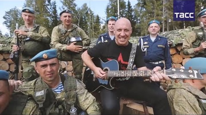 Ко Дню ВДВ Денис Майданов подарил десантникам новую песню