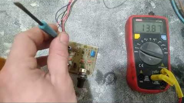 Тиристорное автоматическое зарядное устройство на КУ202