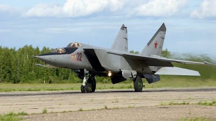 Советский сверхзвуковой высотный  истребитель-перехватчик МИГ 25 ..И ...