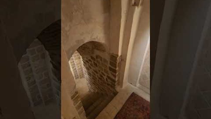 Нас пустили‼️Три этажа подземелий откопали под домами в Шуштаре (Ира ...