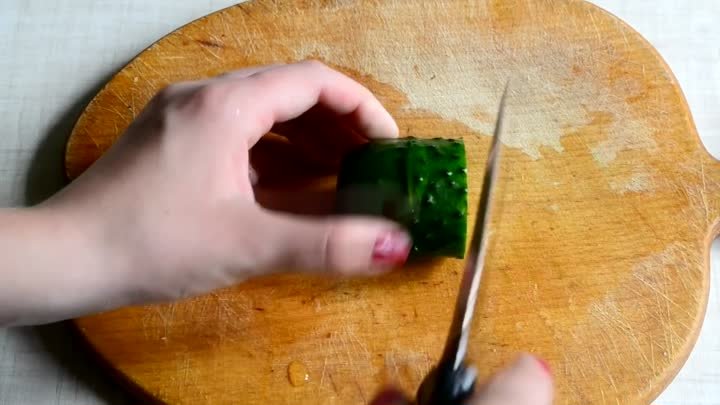 Как красиво нарезать помидоры и огурцы